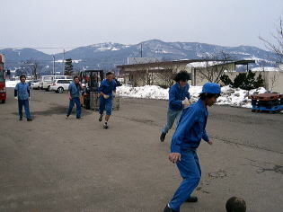 昼休みのサッカー